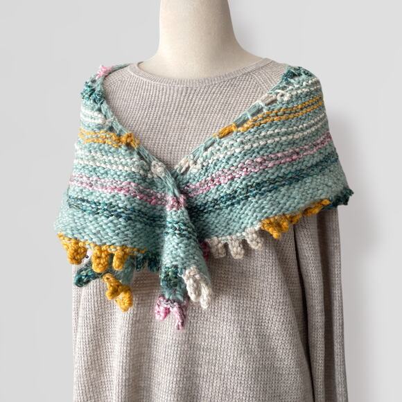 Vintage Wrap Shawl Scarf Mint Green Crescent Chunky Knit Boho Cottage Indie - Picture 2 of 5